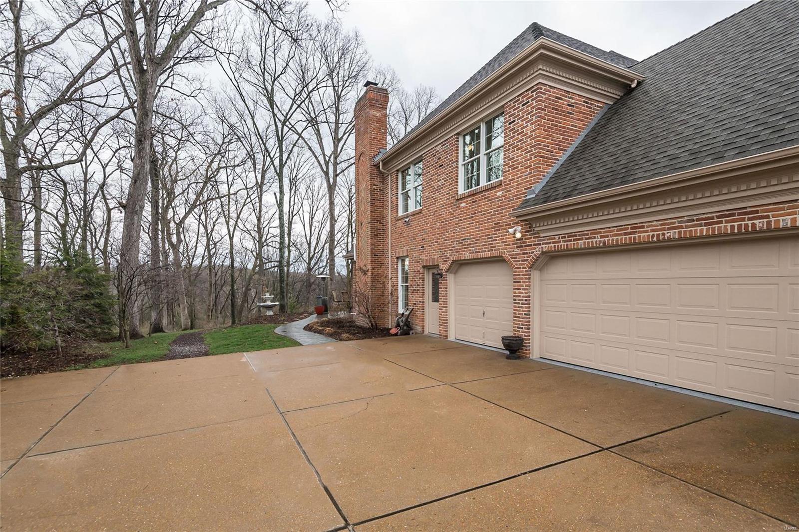 Kingspointe - Residential