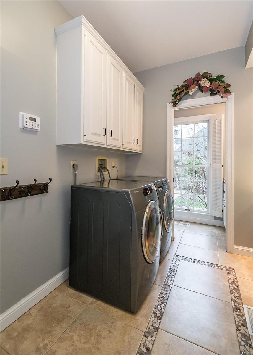 Kingspointe - Residential