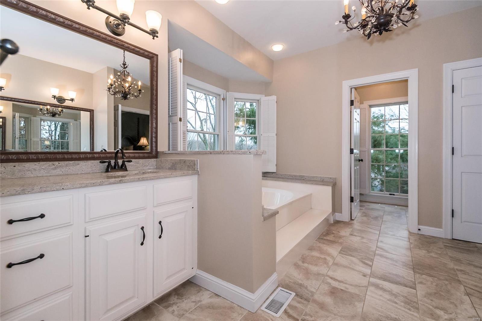 Kingspointe - Residential