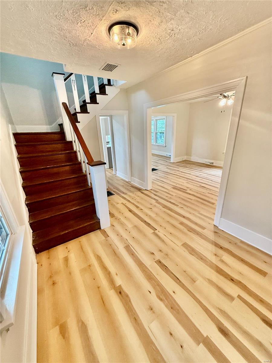 Wood River, Illinois 62095, United States, 4 Bedrooms Bedrooms, ,2 BathroomsBathrooms,Residential,Pending,123252