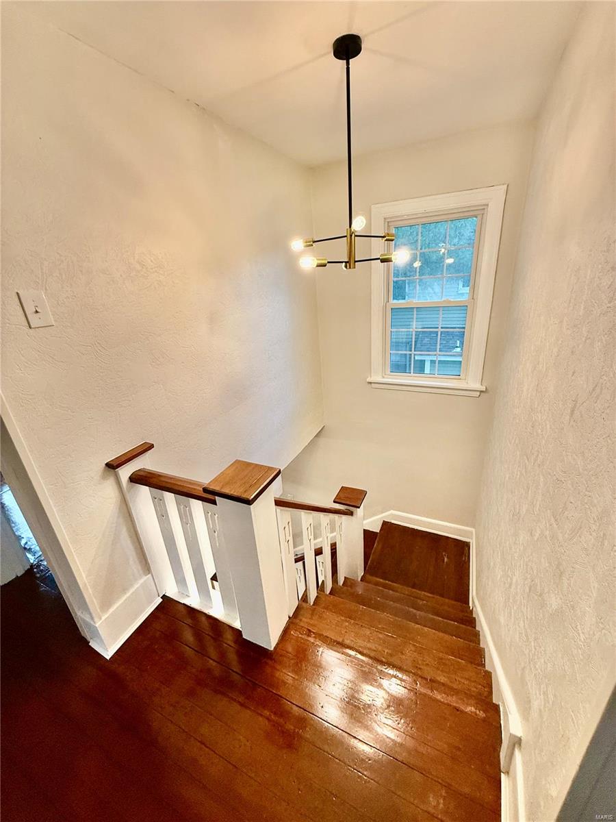 Wood River, Illinois 62095, United States, 4 Bedrooms Bedrooms, ,2 BathroomsBathrooms,Residential,Pending,123252