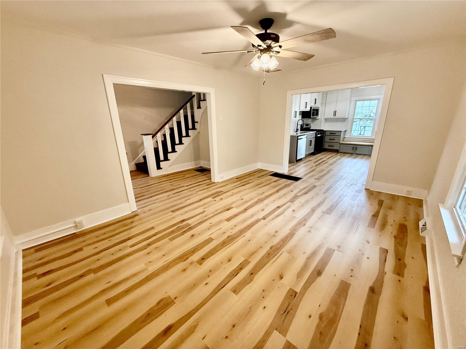 Wood River, Illinois 62095, United States, 4 Bedrooms Bedrooms, ,2 BathroomsBathrooms,Residential,Pending,123252