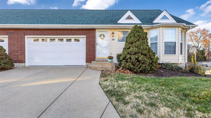 Nestled in the heart of St. Peters, this 1 bed, 1.5 bath villa is a perfect blend of comfort and elegance. Vaulted ceilings throughout create an open, airy feel, complemented by an abundance of windows that flood the space with natural light. The thoughtfully designed layout includes a breakfast room and main floor laundry for convenience. The bedroom offers a tranquil retreat with an attached full bath, offering a tub/shower combo. Beyond the interiors, a private deck overlooks scenic common ground, providing a serene outdoor escape. The unfinished basement holds untapped potential, awaiting your personal touch—whether it's a home office, gym, or additional living space. Meticulously maintained, this villa is move-in ready, offering not just a house but a home. Immerse yourself in a lifestyle of comfort and sophistication. Schedule a showing today and step into the next chapter of your life. Welcome home.