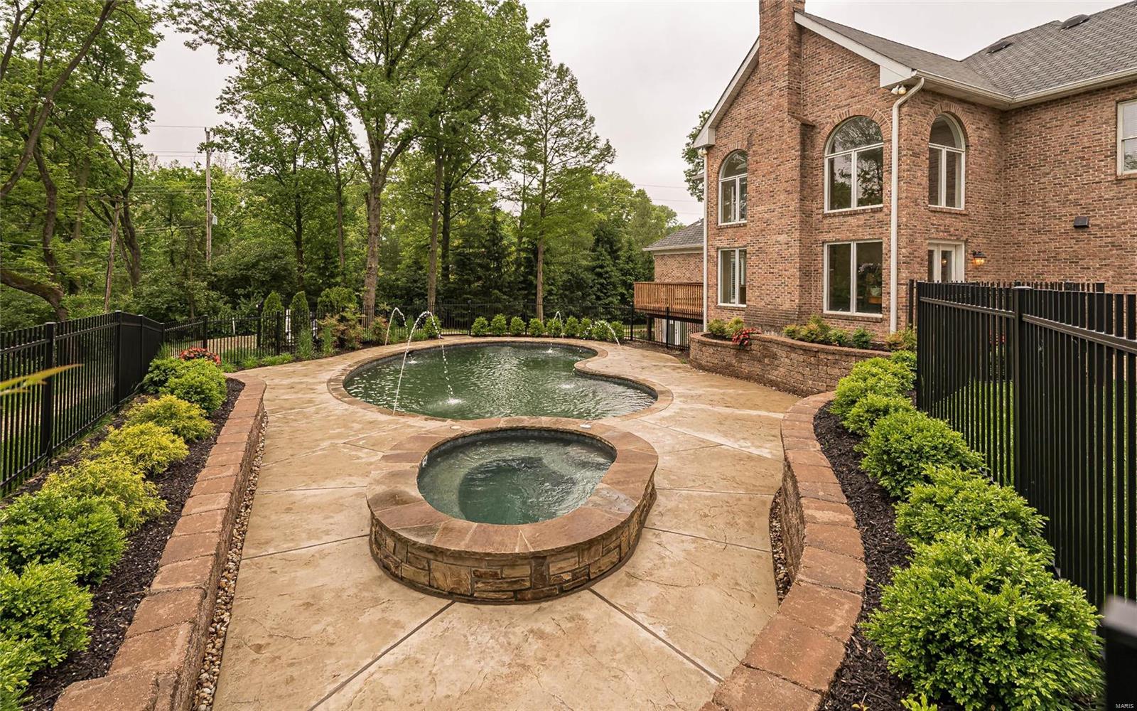 Hunters Grove - Residential