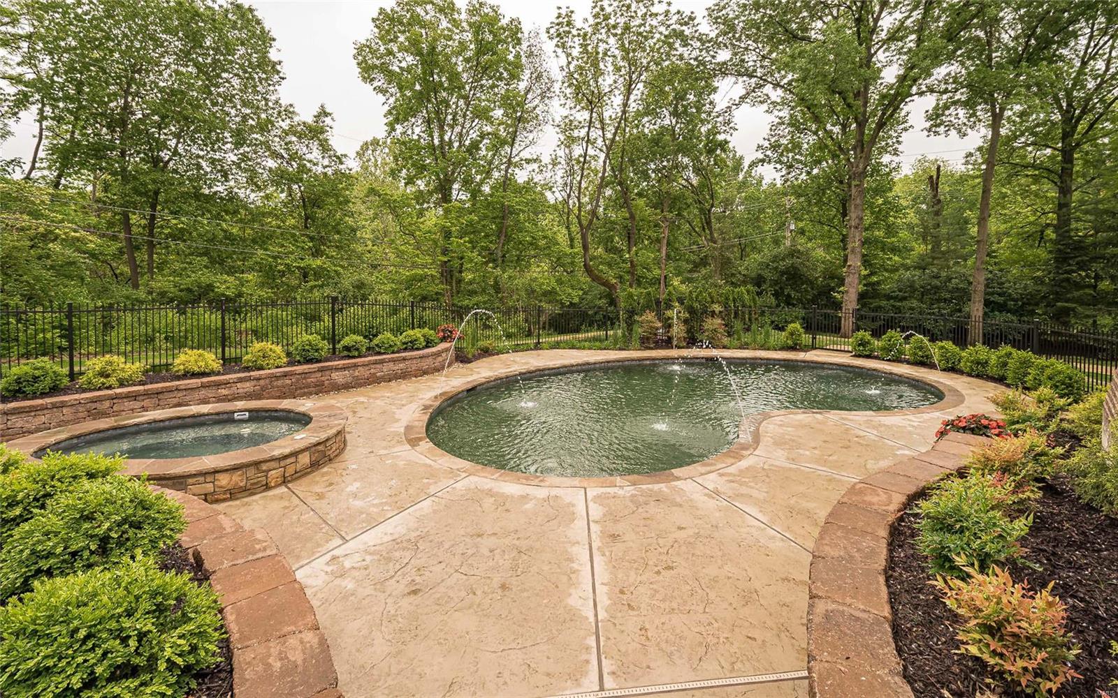 Hunters Grove - Residential