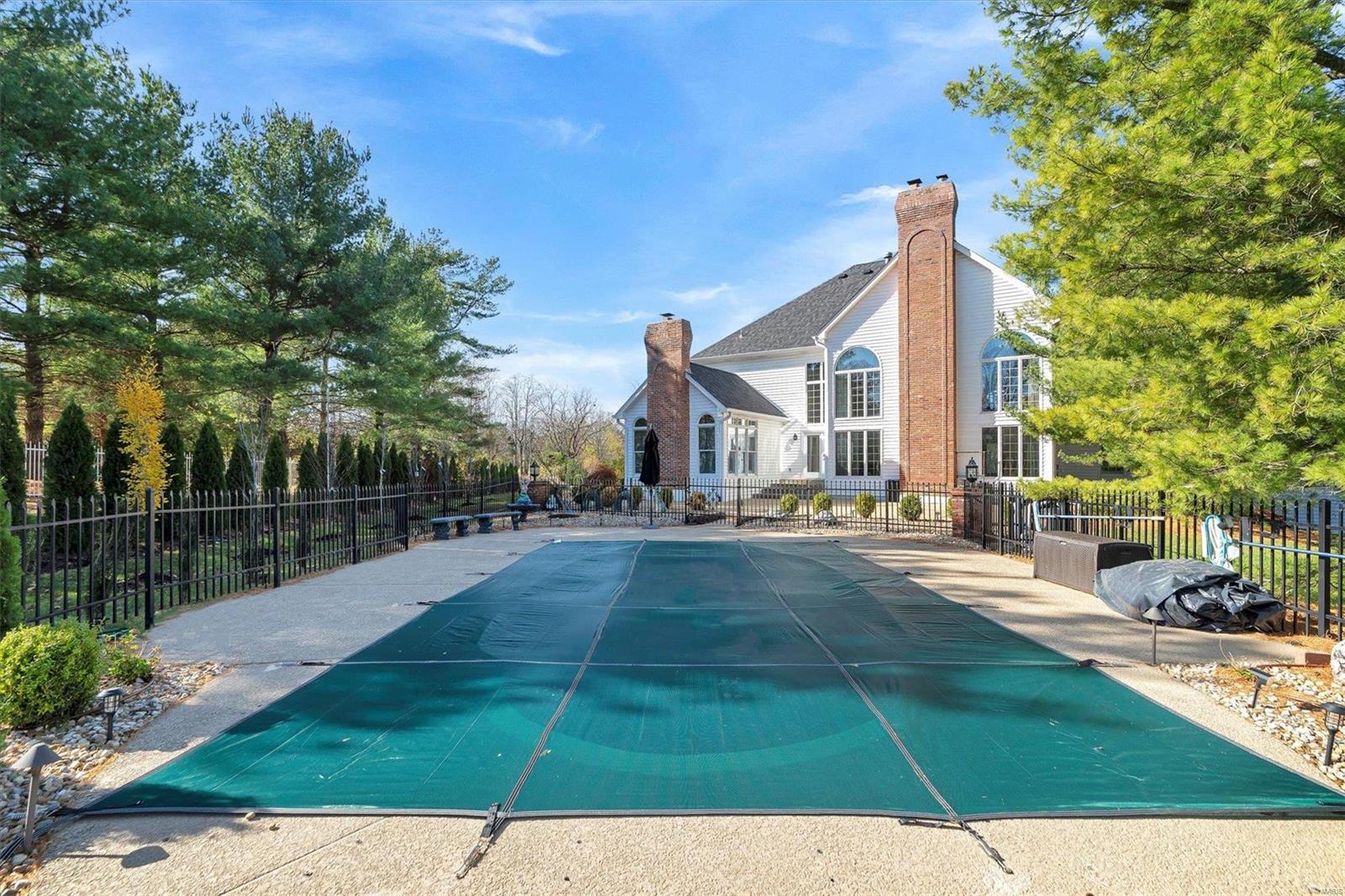 Hamptons The - Residential