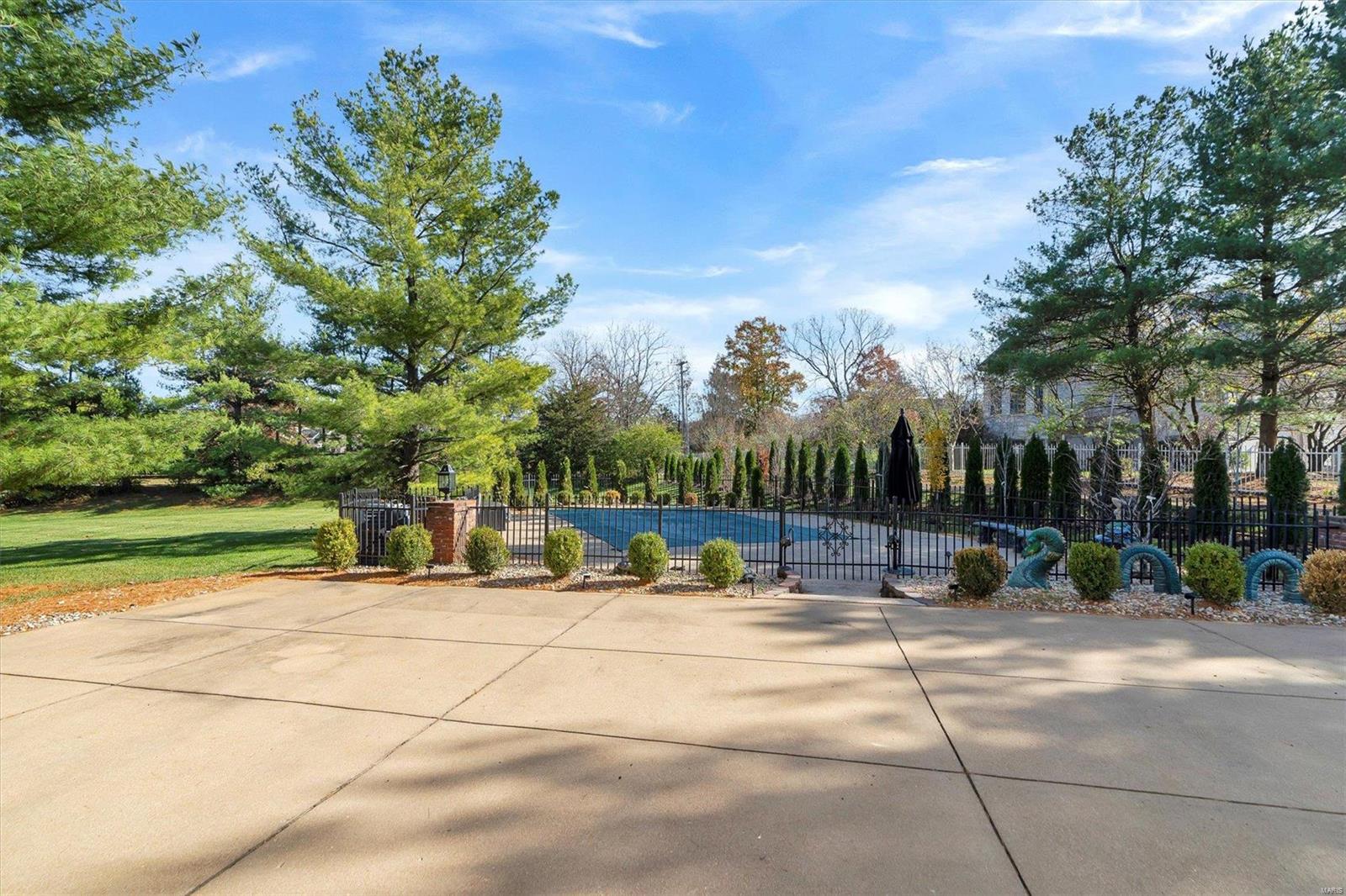 Hamptons The - Residential