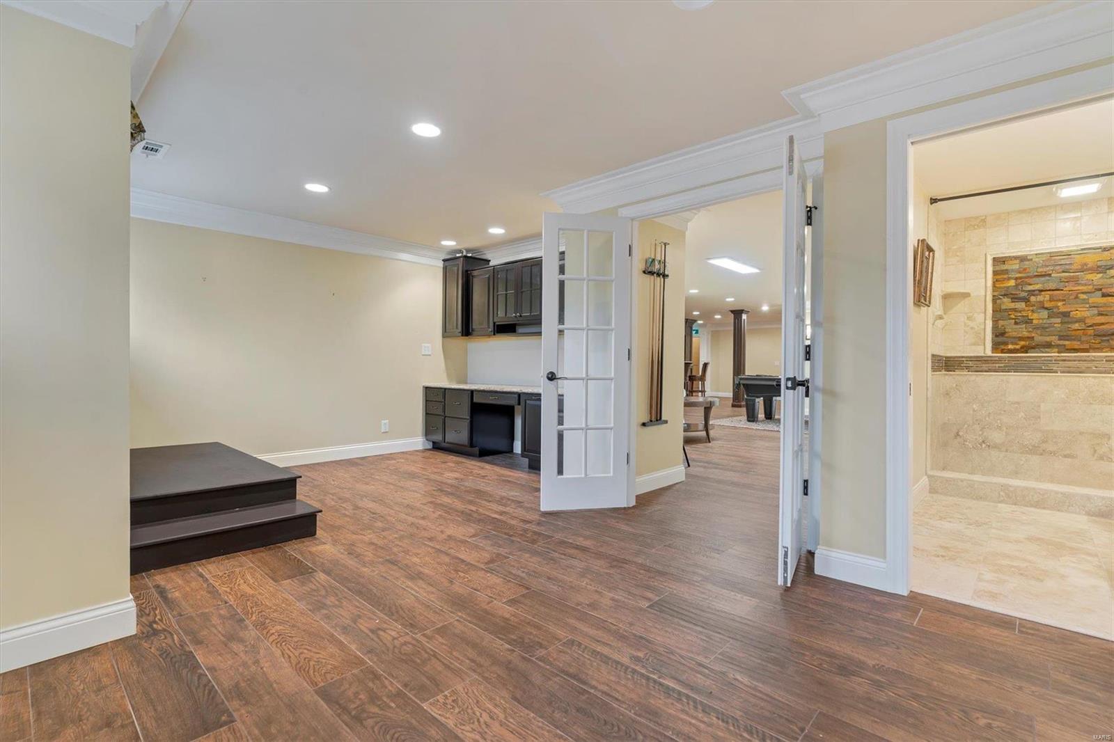 Hamptons The - Residential