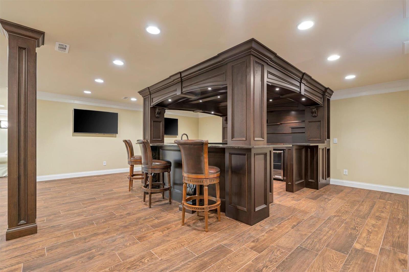 Hamptons The - Residential