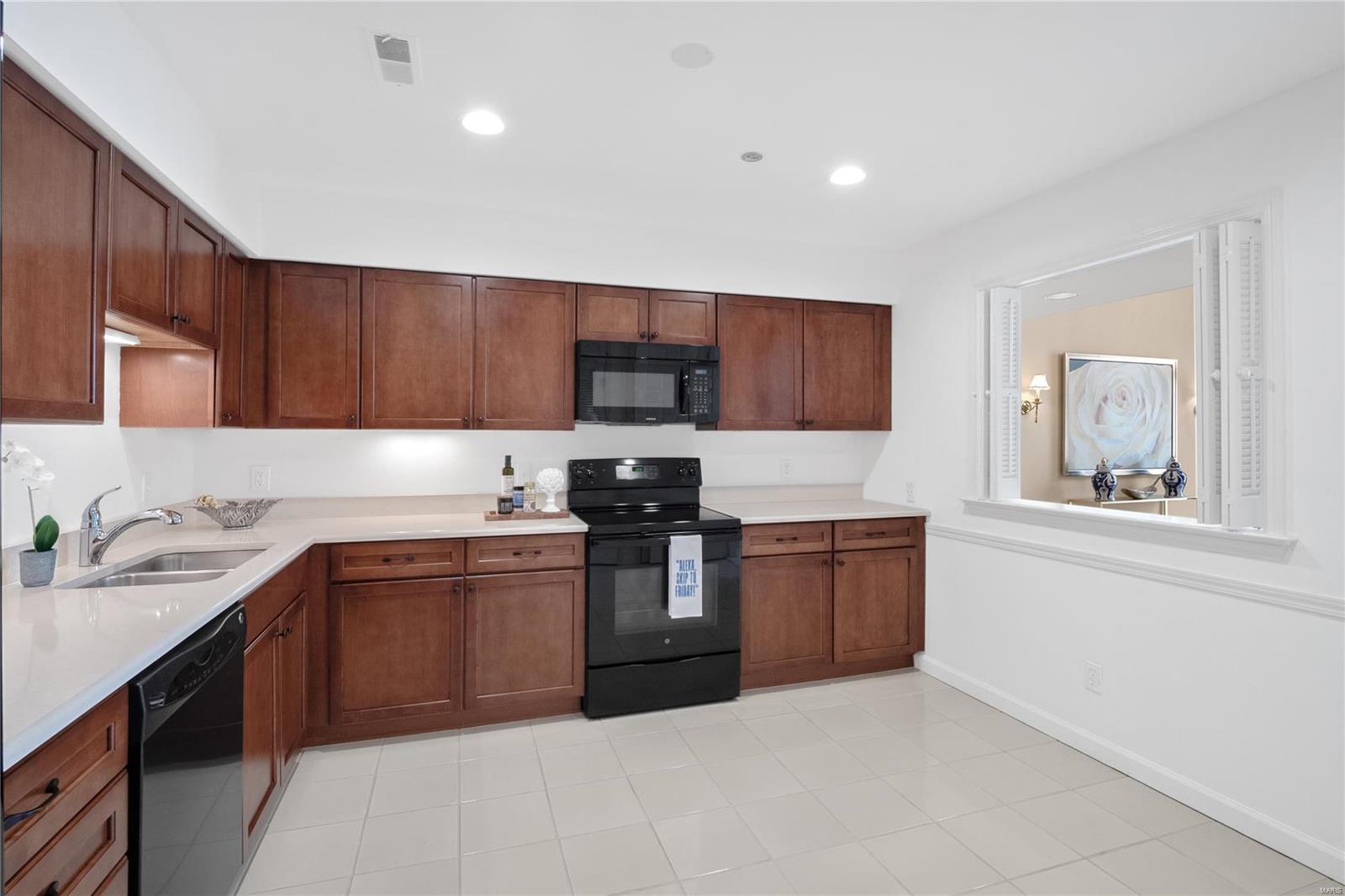 Country Club Terrace Condo First - Residential