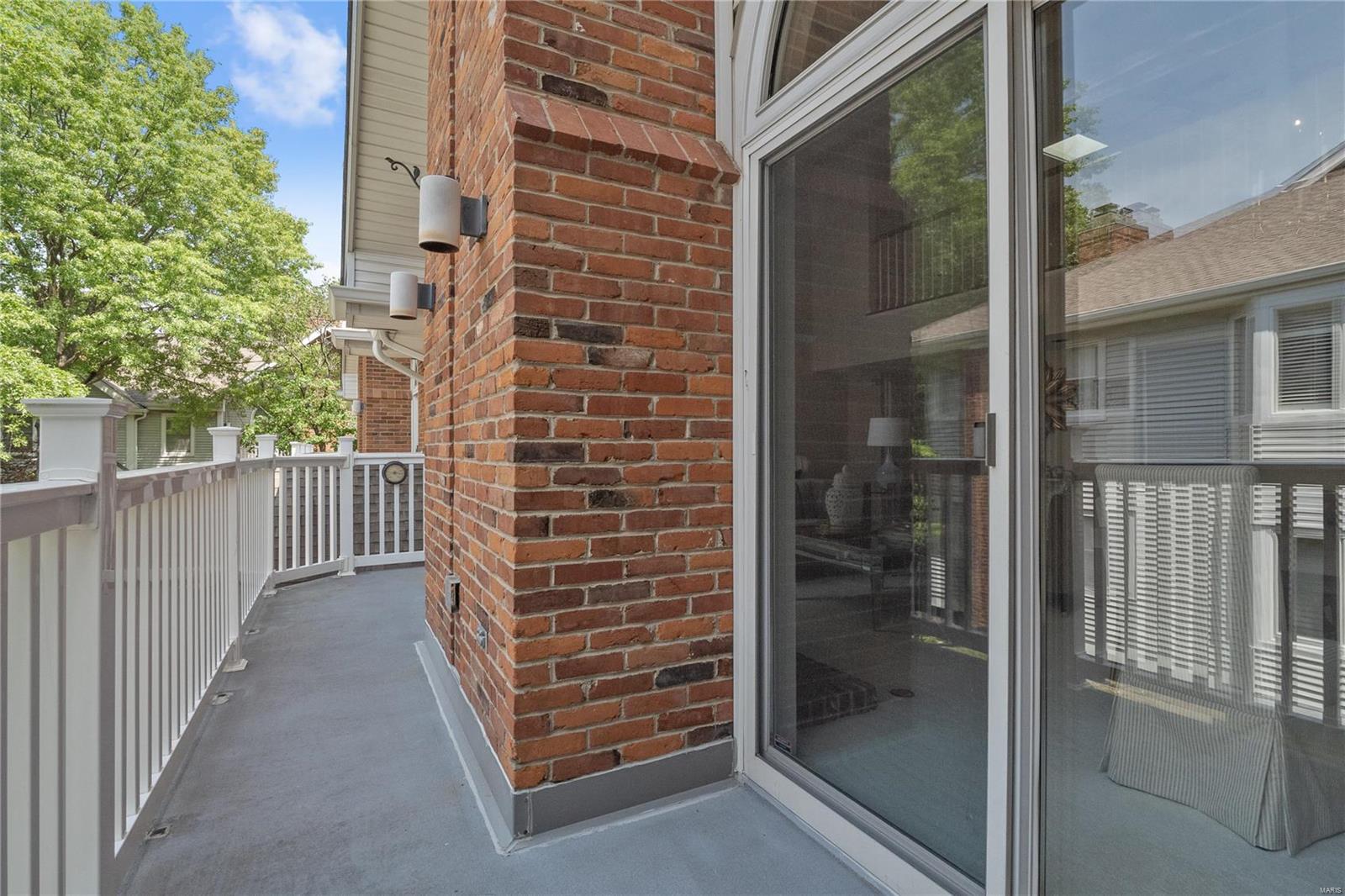Country Club Terrace Condo First - Residential