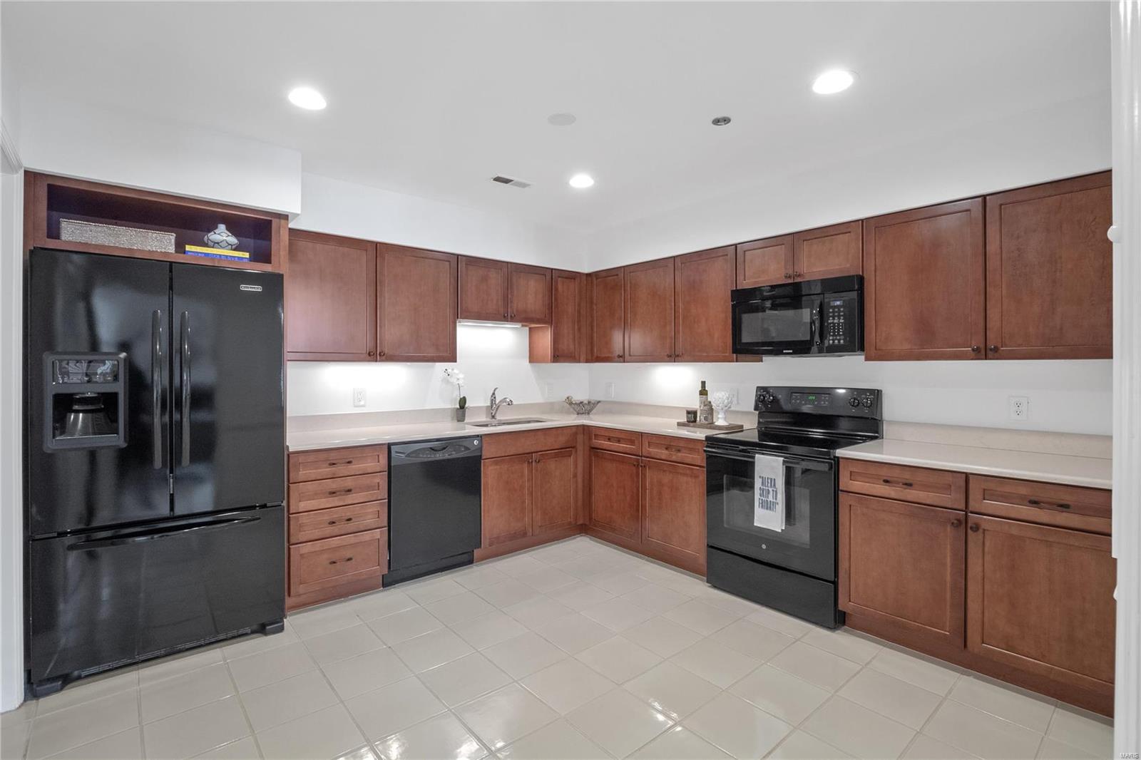 Country Club Terrace Condo First - Residential