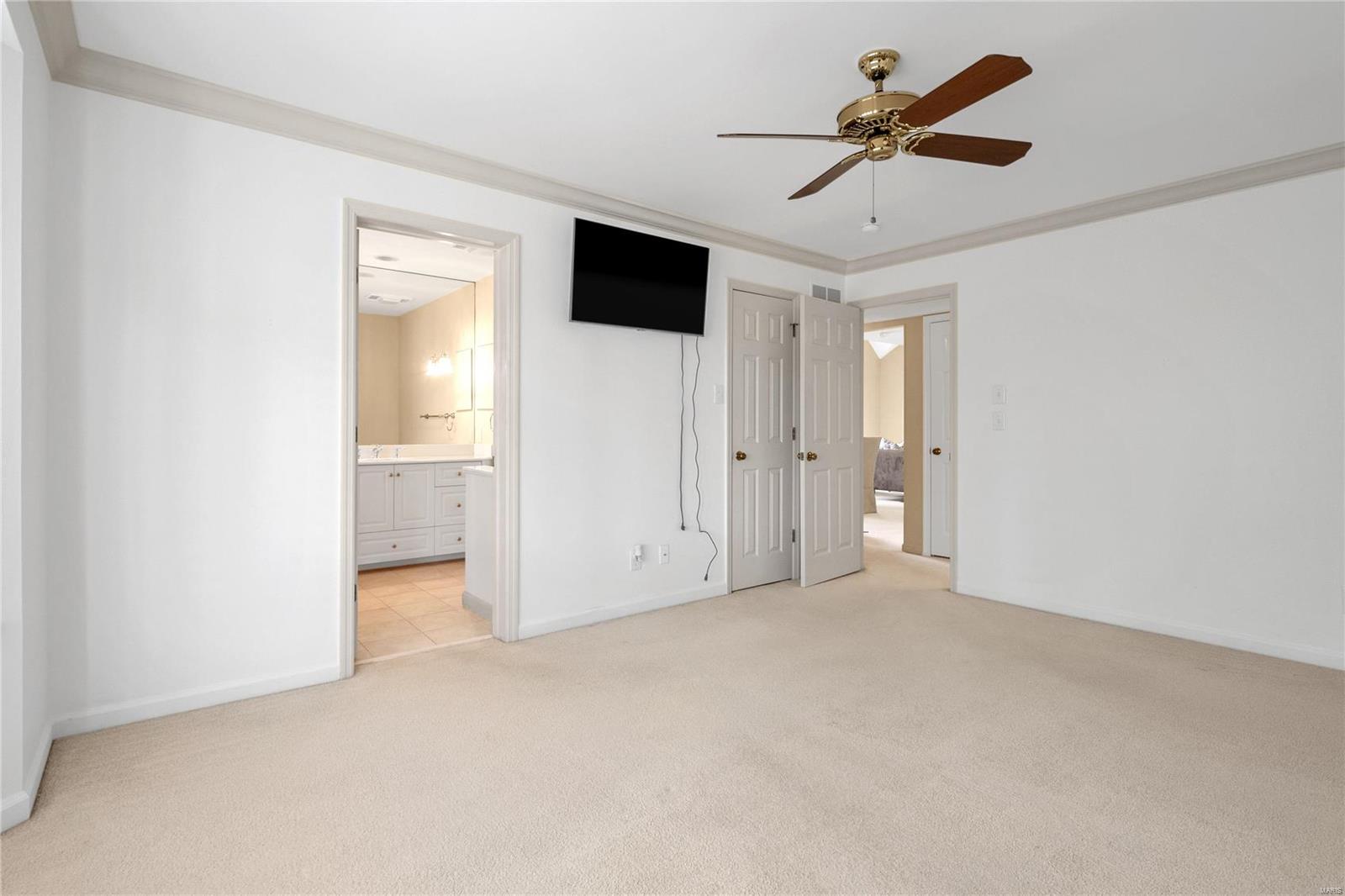 Country Club Terrace Condo First - Residential