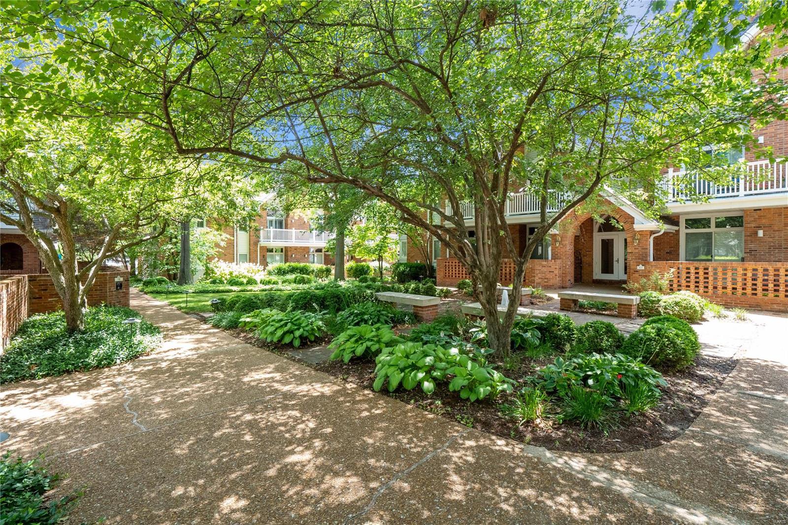 Country Club Terrace Condo First - Residential