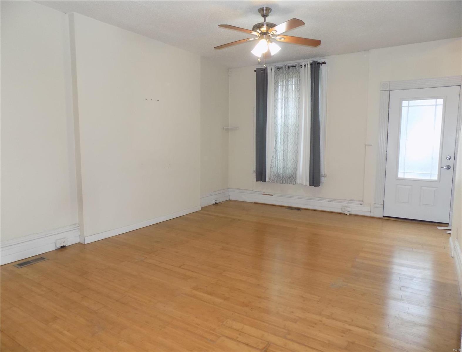 St Louis, Missouri 63111, United States, 2 Bedrooms Bedrooms, ,2 BathroomsBathrooms,Residential,Pending,25924