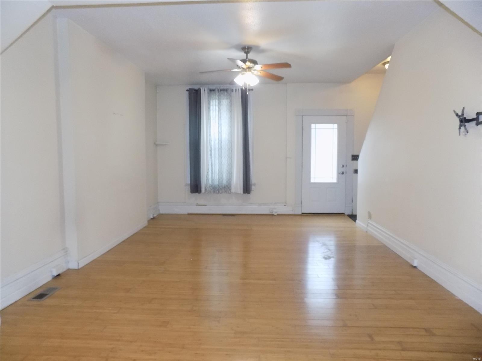 St Louis, Missouri 63111, United States, 2 Bedrooms Bedrooms, ,2 BathroomsBathrooms,Residential,Pending,25924