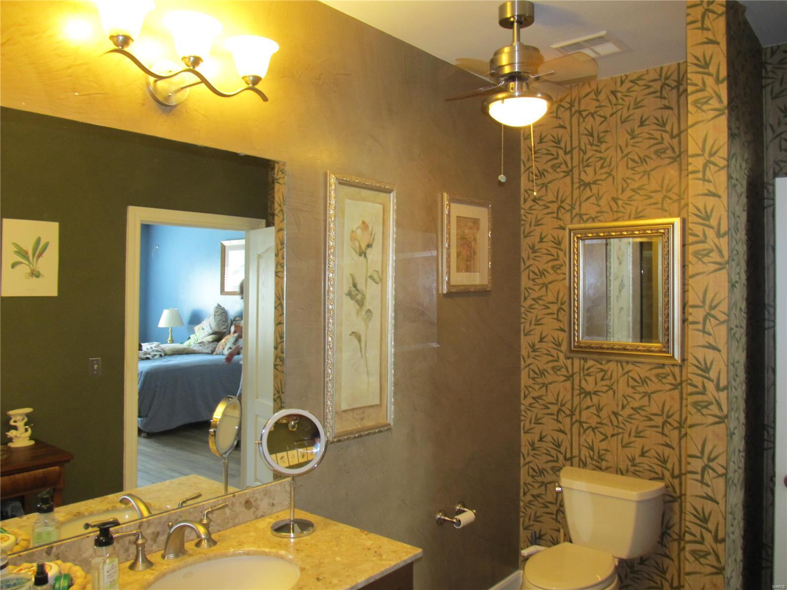 St Louis, Missouri 63104, United States, 2 Bedrooms Bedrooms, ,2 BathroomsBathrooms,Residential,Pending,99698