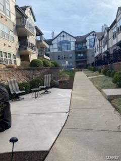 St Louis, Missouri 63104, United States, 2 Bedrooms Bedrooms, ,2 BathroomsBathrooms,Residential,Pending,99698