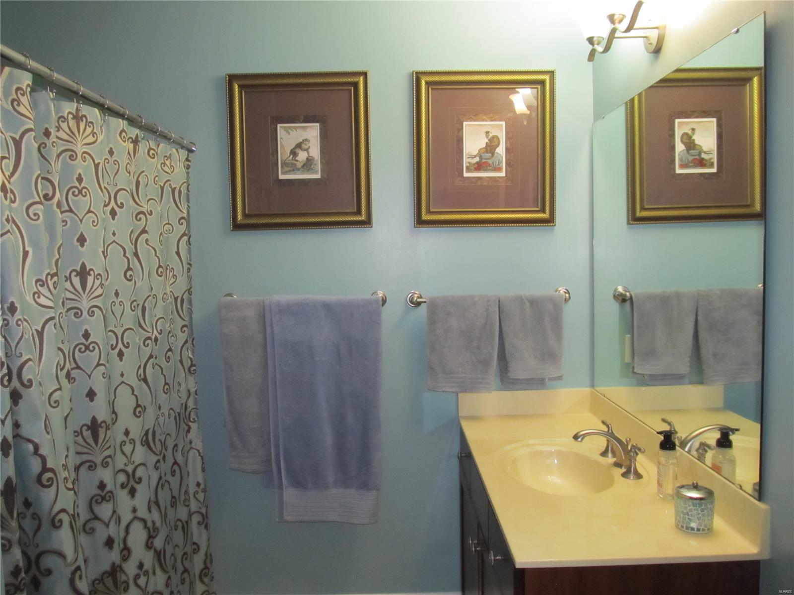 St Louis, Missouri 63104, United States, 2 Bedrooms Bedrooms, ,2 BathroomsBathrooms,Residential,Pending,99698