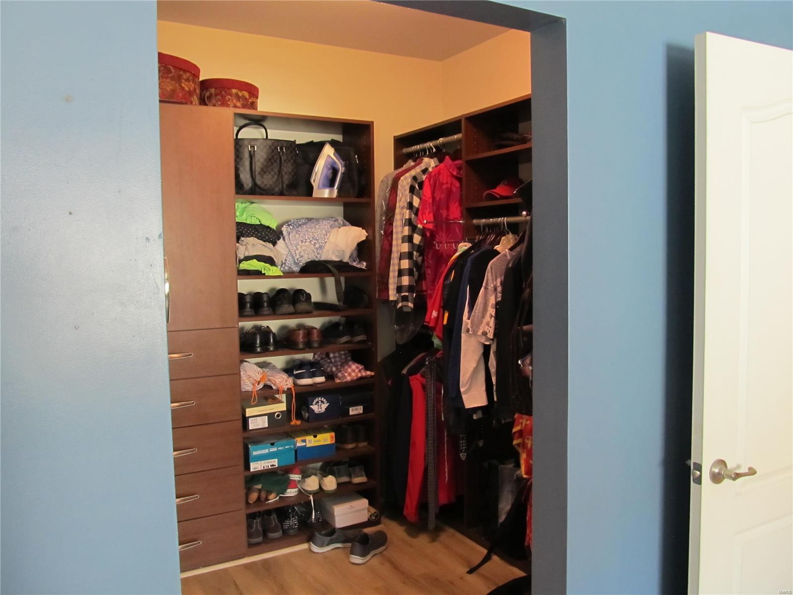 St Louis, Missouri 63104, United States, 2 Bedrooms Bedrooms, ,2 BathroomsBathrooms,Residential,Pending,99698