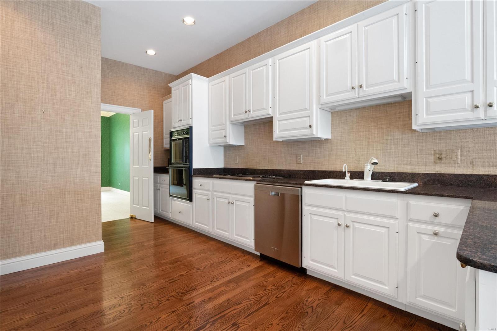 Commons Condo Ph II The - Residential