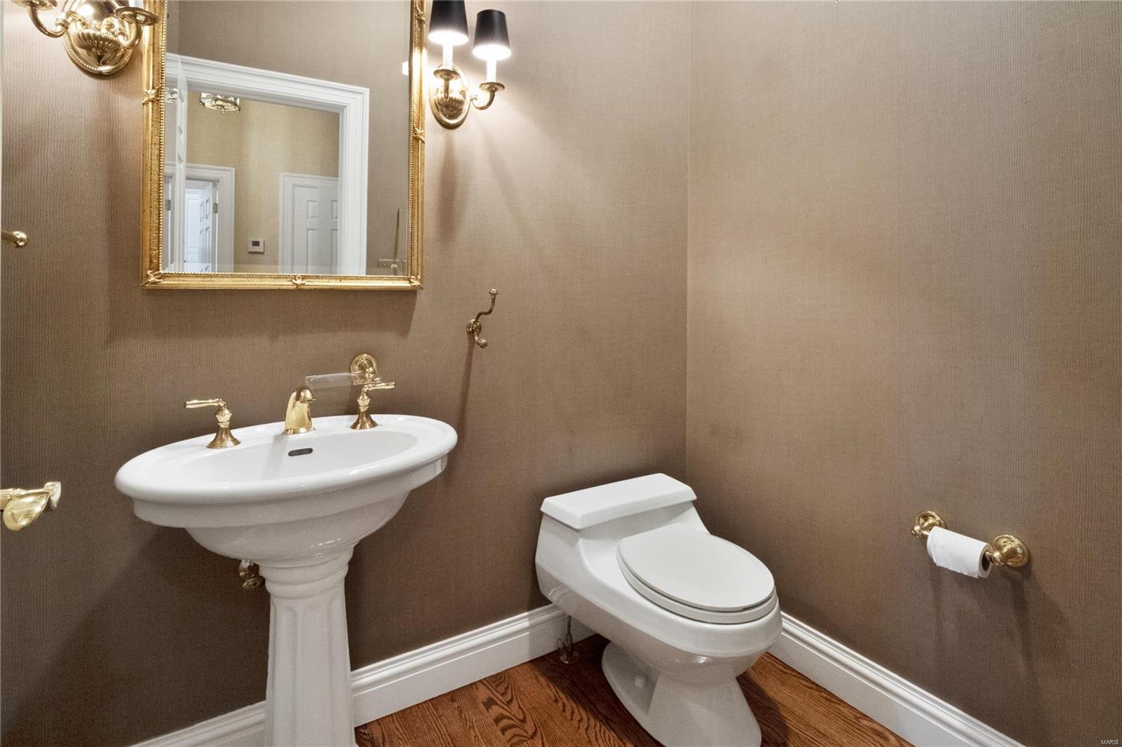 Commons Condo Ph II The - Residential