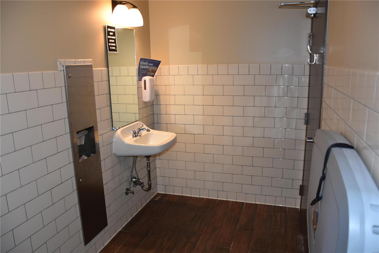 Mark Twain Shopping Center - Commercial Sale