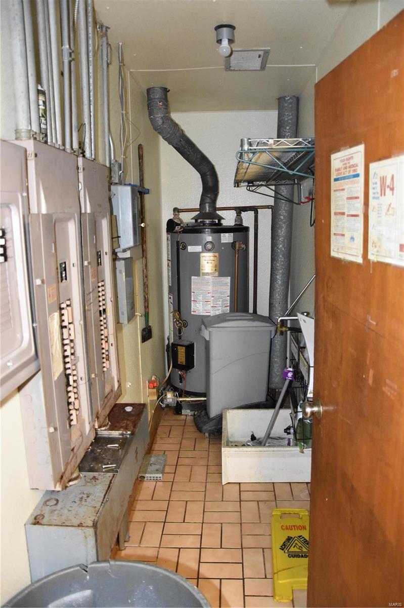 Mark Twain Shopping Center - Commercial Sale