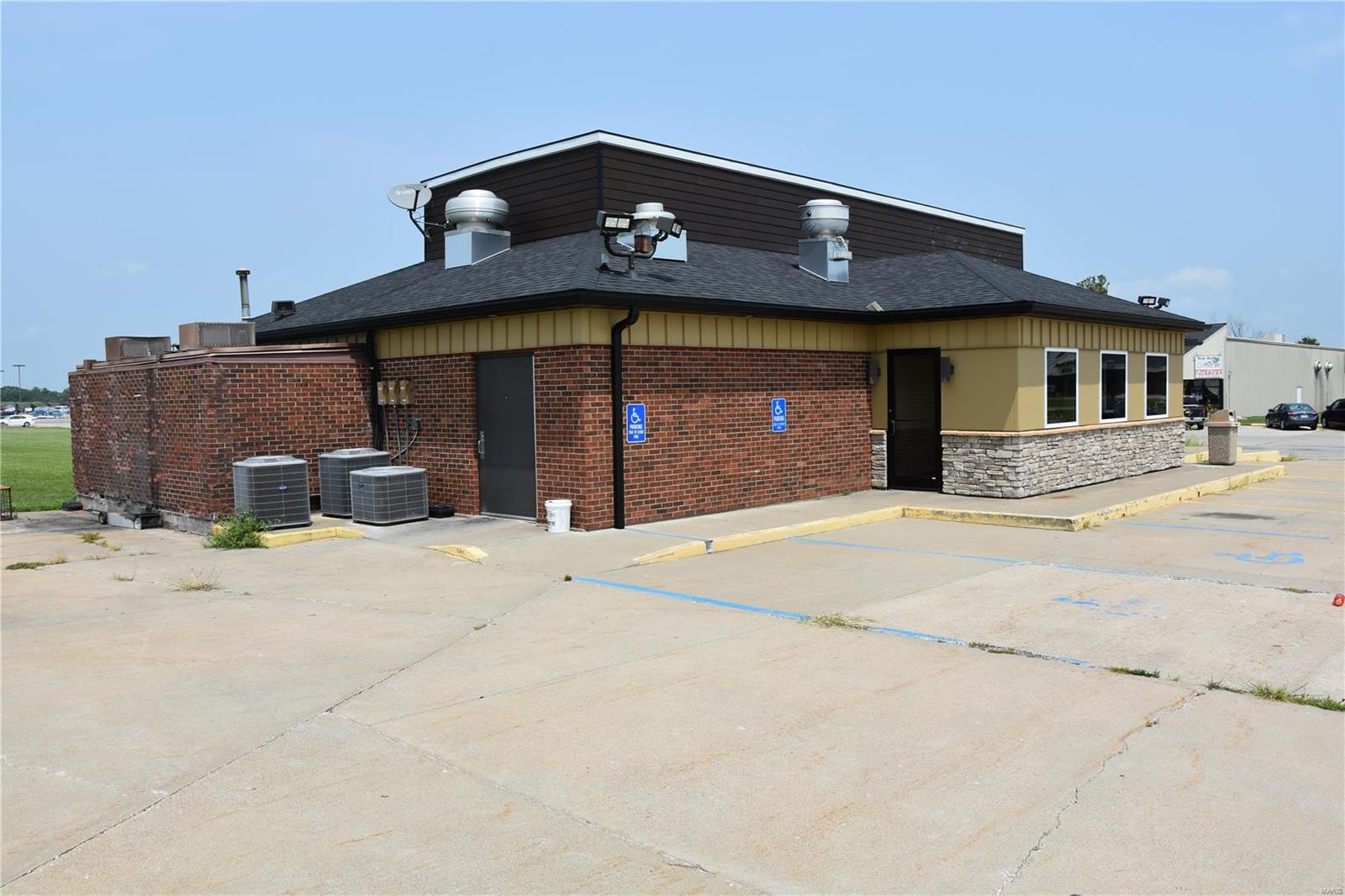 Mark Twain Shopping Center - Commercial Sale