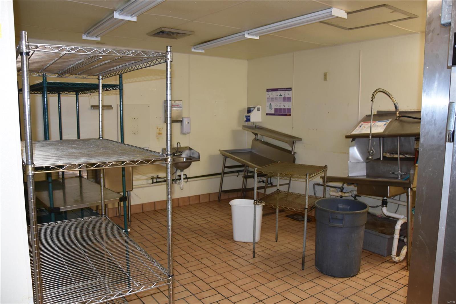 Mark Twain Shopping Center - Commercial Sale