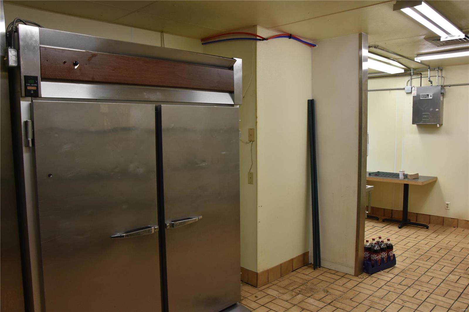 Mark Twain Shopping Center - Commercial Sale