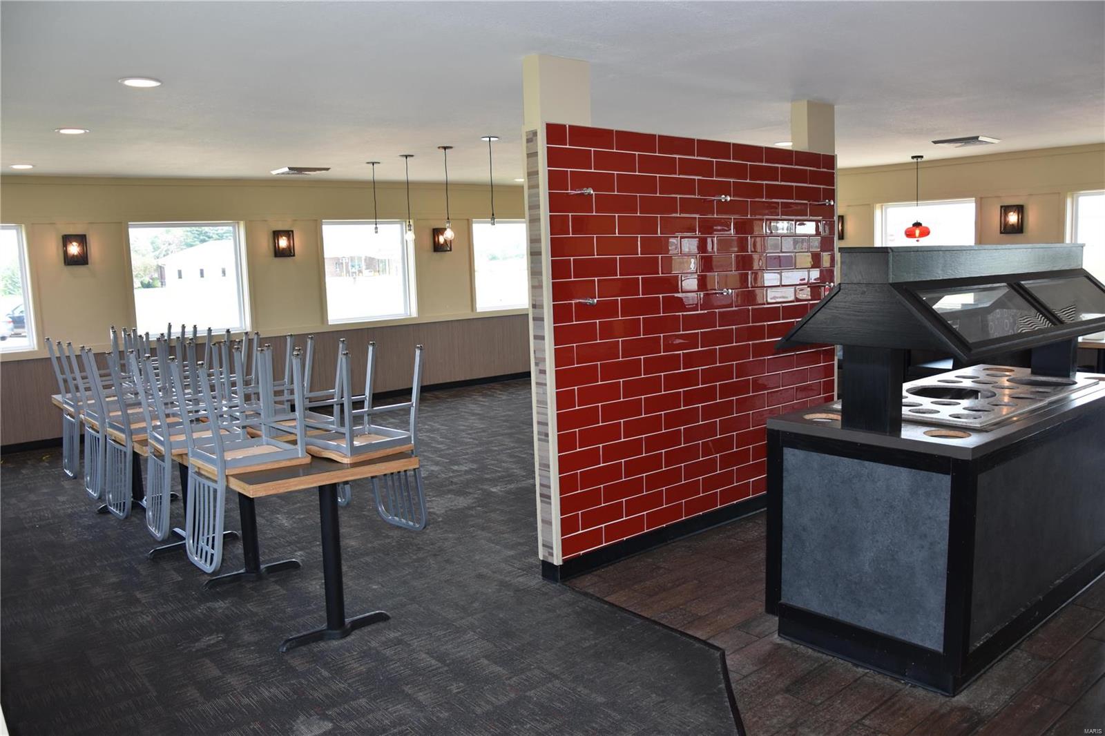 Mark Twain Shopping Center - Commercial Sale