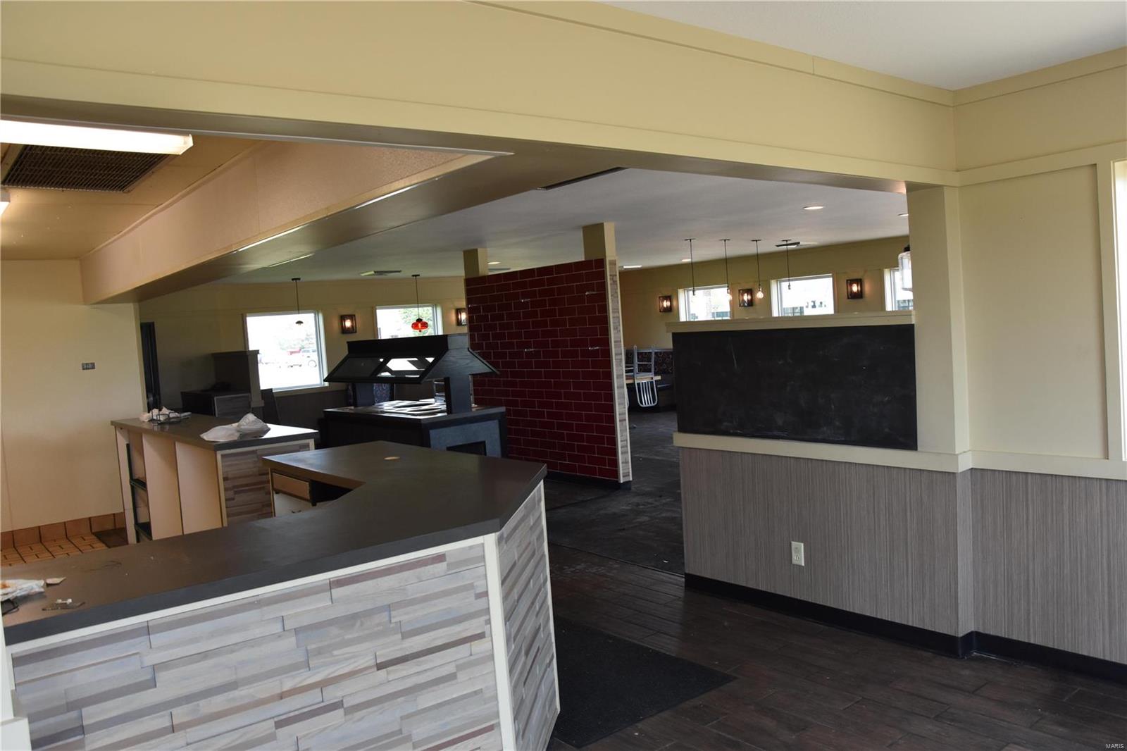 Mark Twain Shopping Center - Commercial Sale