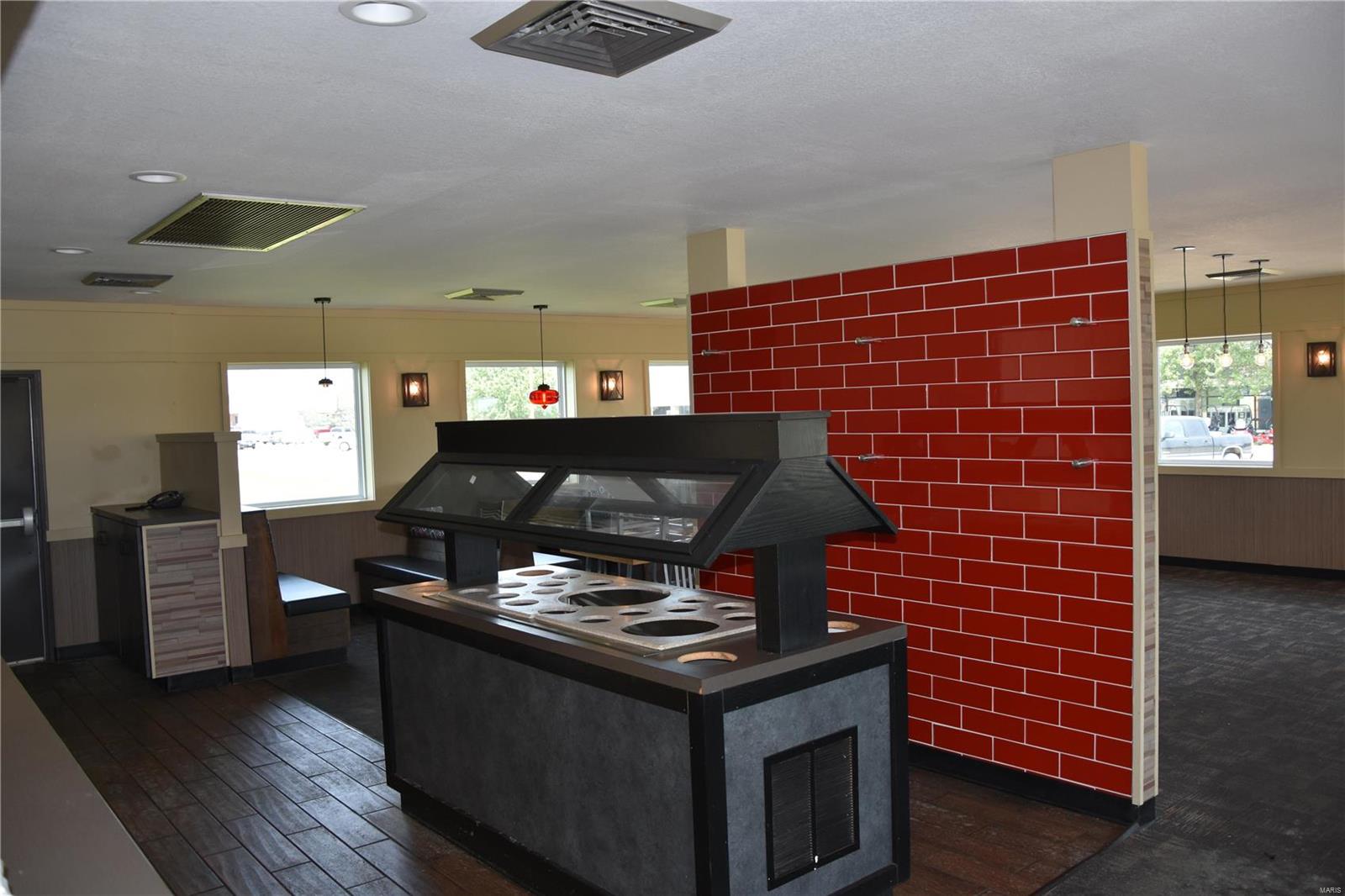 Mark Twain Shopping Center - Commercial Sale