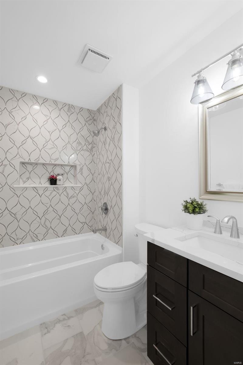 Ladue Aire Estate - Residential