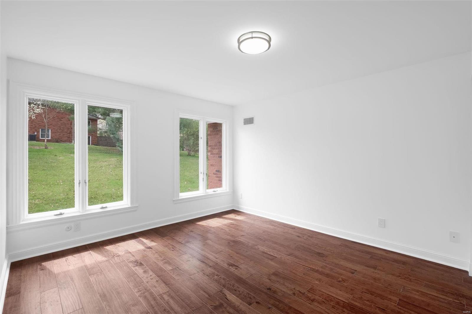 Ladue Aire Estate - Residential