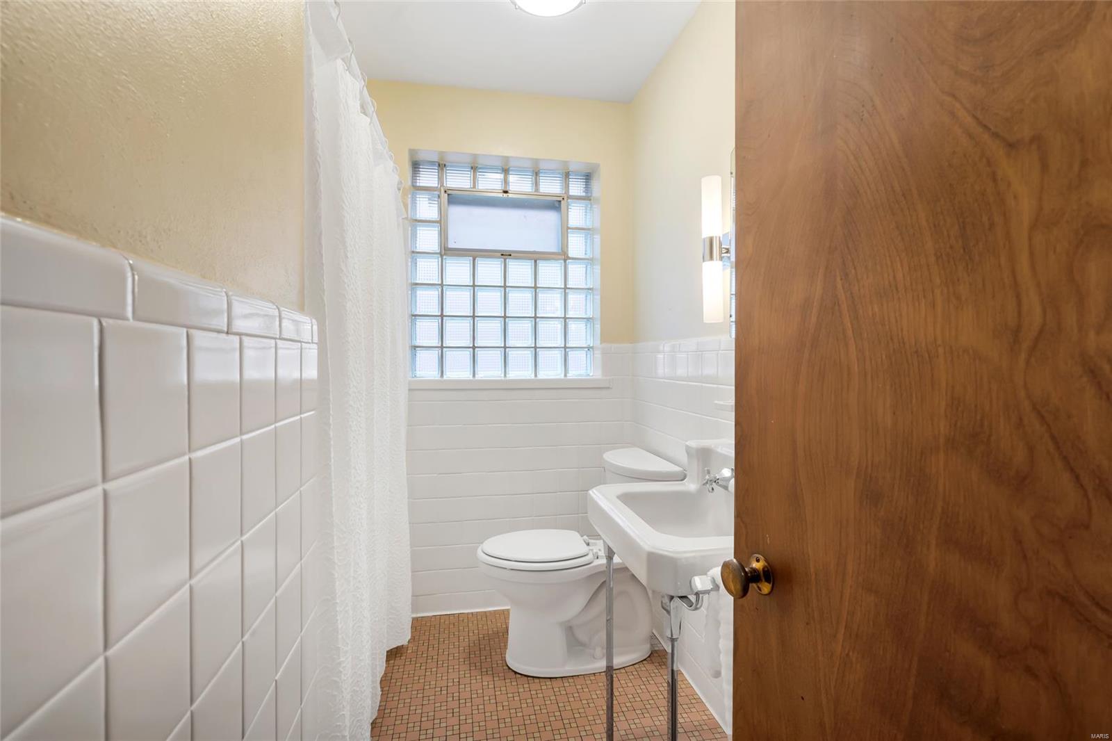 St Louis, Missouri 63116, United States, 3 Bedrooms Bedrooms, ,1 BathroomBathrooms,Residential,Pending,99597