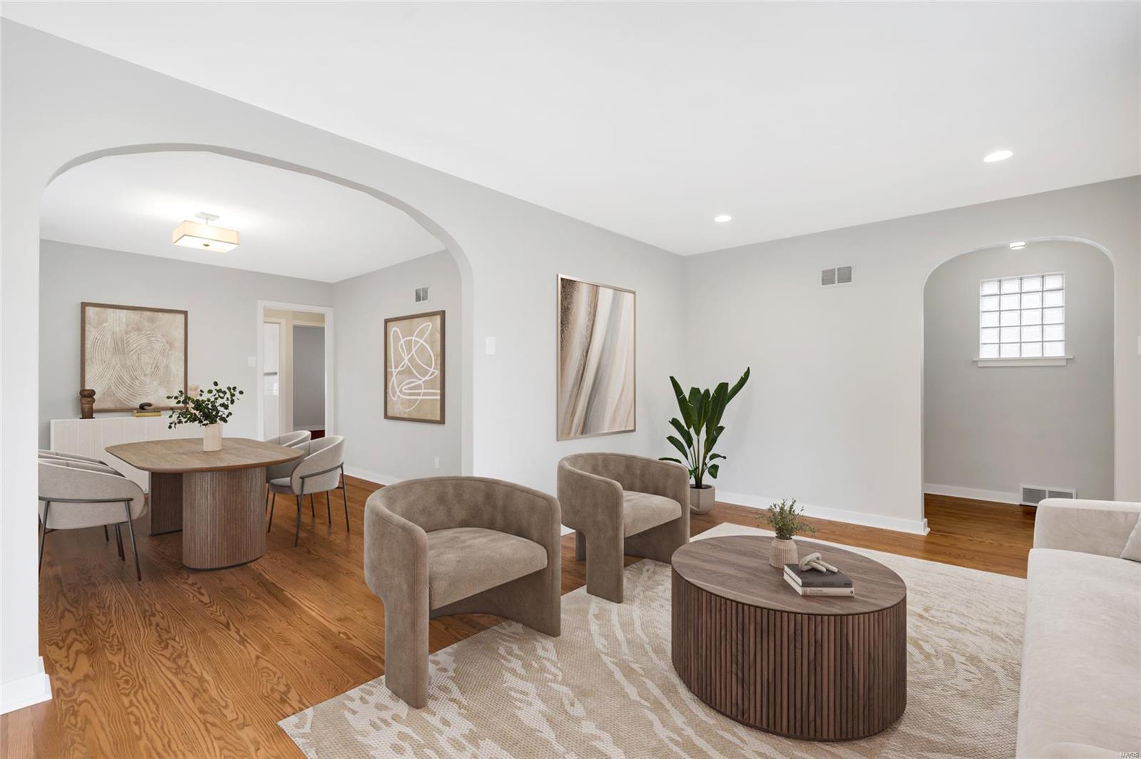 St Louis, Missouri 63116, United States, 3 Bedrooms Bedrooms, ,1 BathroomBathrooms,Residential,Pending,99597