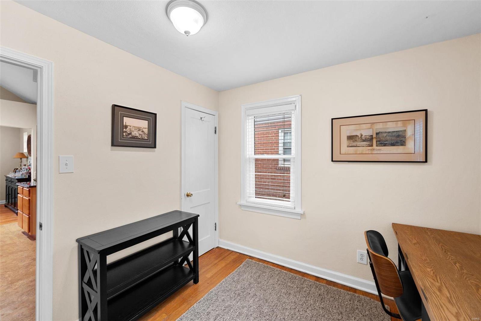 St Louis, Missouri 63117, United States, 2 Bedrooms Bedrooms, ,2 BathroomsBathrooms,Residential,Pending,5925