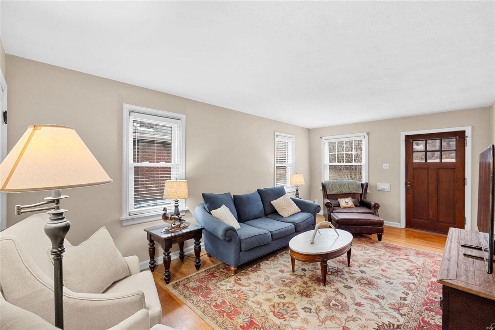 St Louis, Missouri 63117, United States, 2 Bedrooms Bedrooms, ,2 BathroomsBathrooms,Residential,Pending,5925