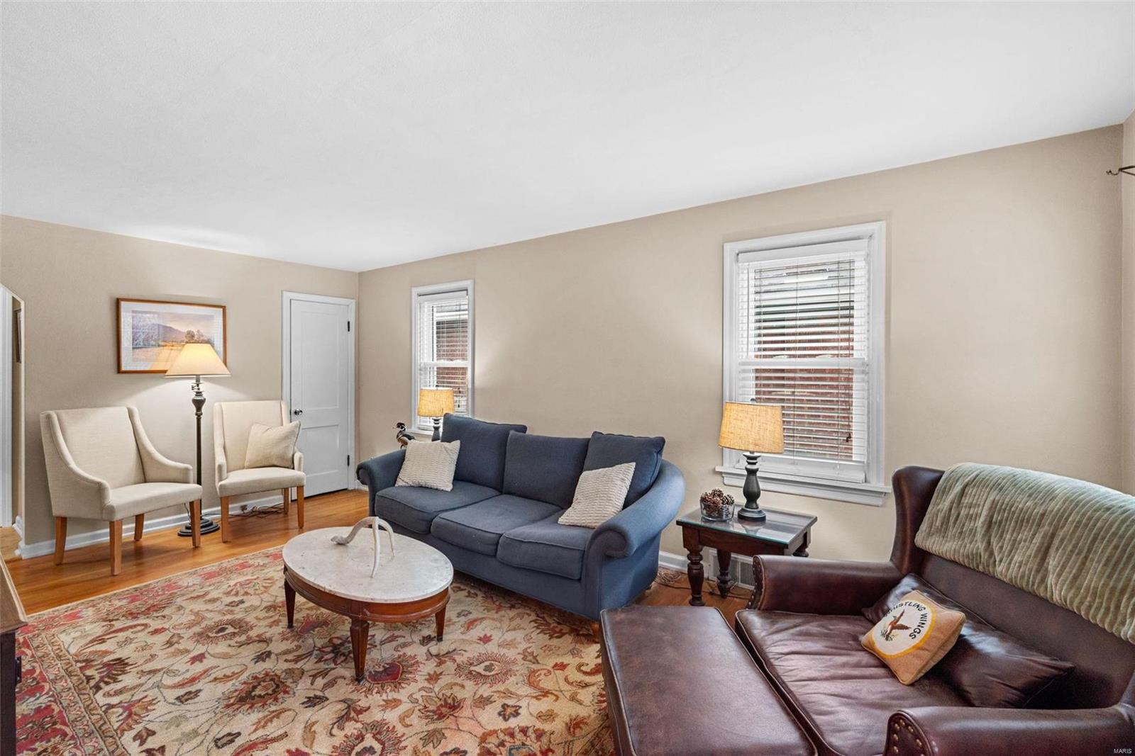 St Louis, Missouri 63117, United States, 2 Bedrooms Bedrooms, ,2 BathroomsBathrooms,Residential,Pending,5925