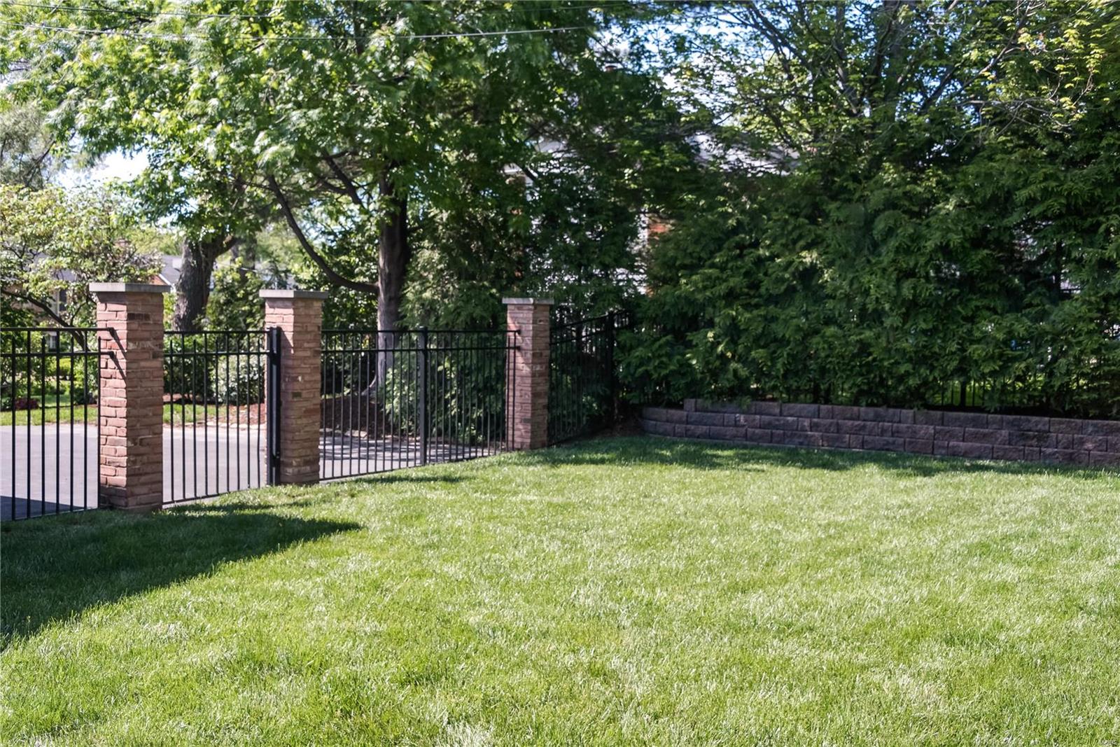 La Hacienda - Residential