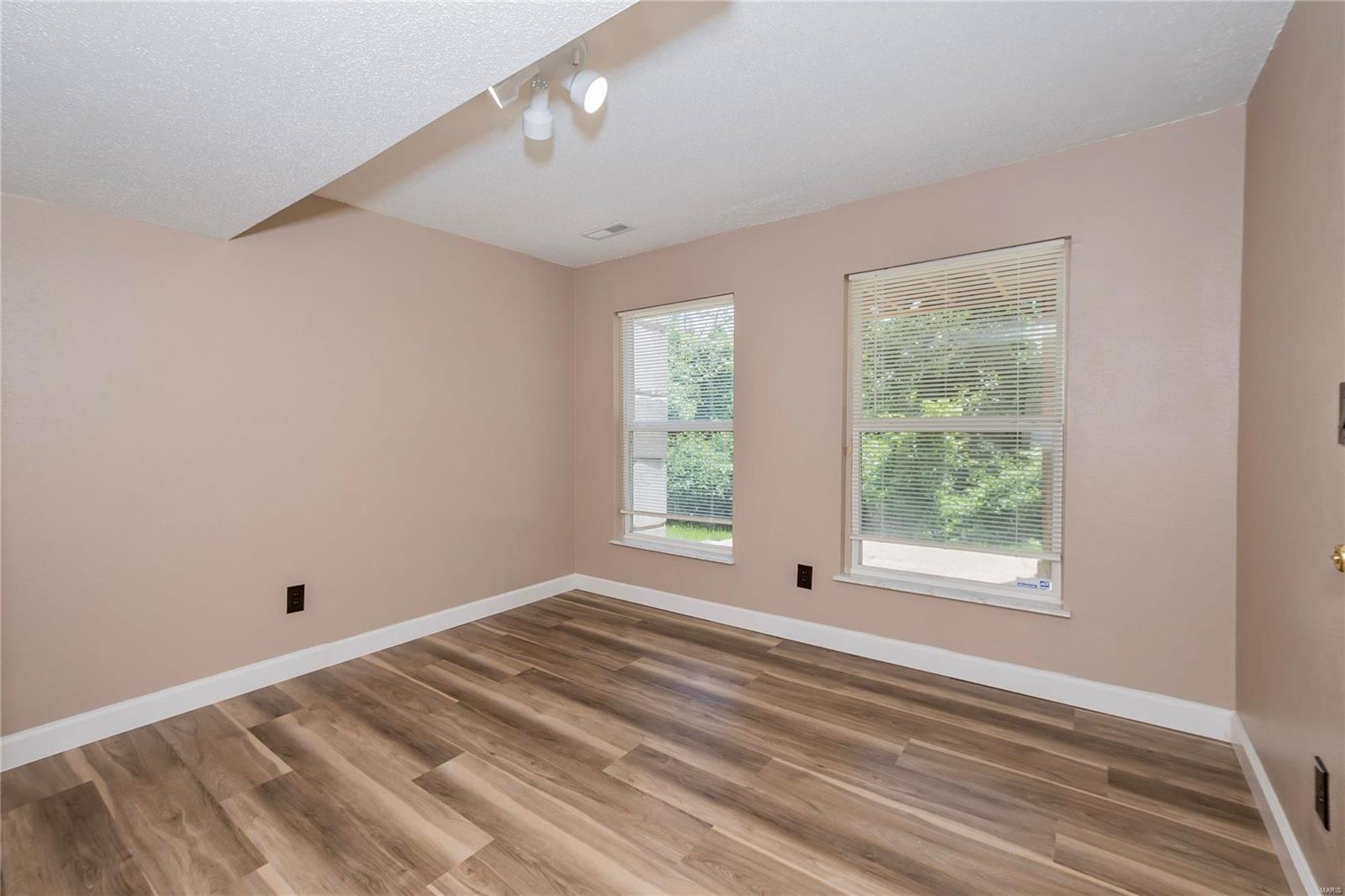 Whitehall Estates 01 - Residential