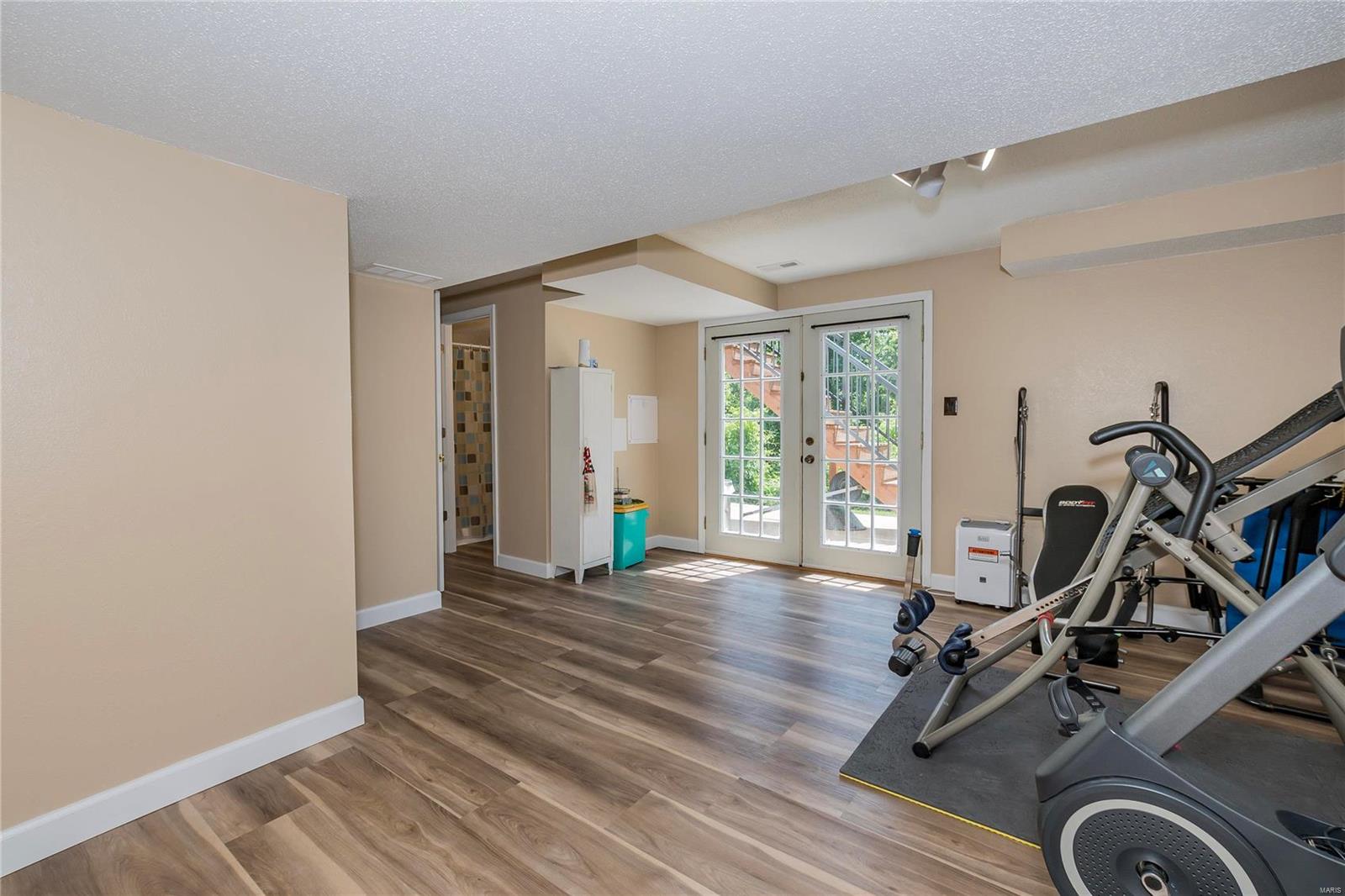 Whitehall Estates 01 - Residential