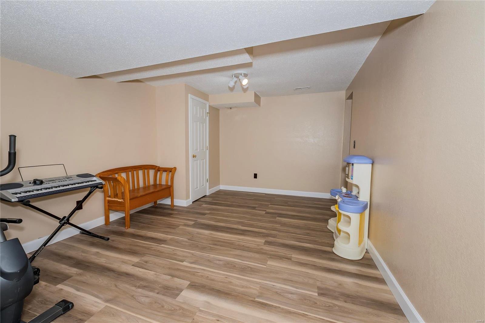 Whitehall Estates 01 - Residential