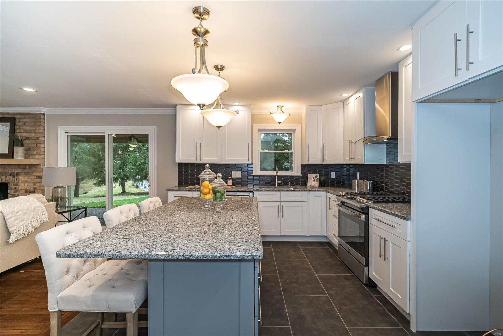 Mercer Manor 1 - Residential
