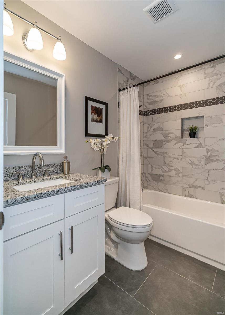 Mercer Manor 1 - Residential