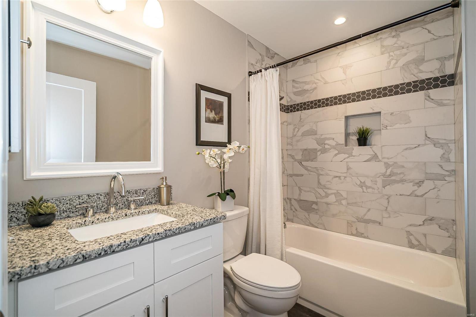 Mercer Manor 1 - Residential