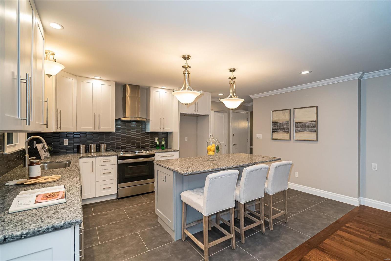 Mercer Manor 1 - Residential