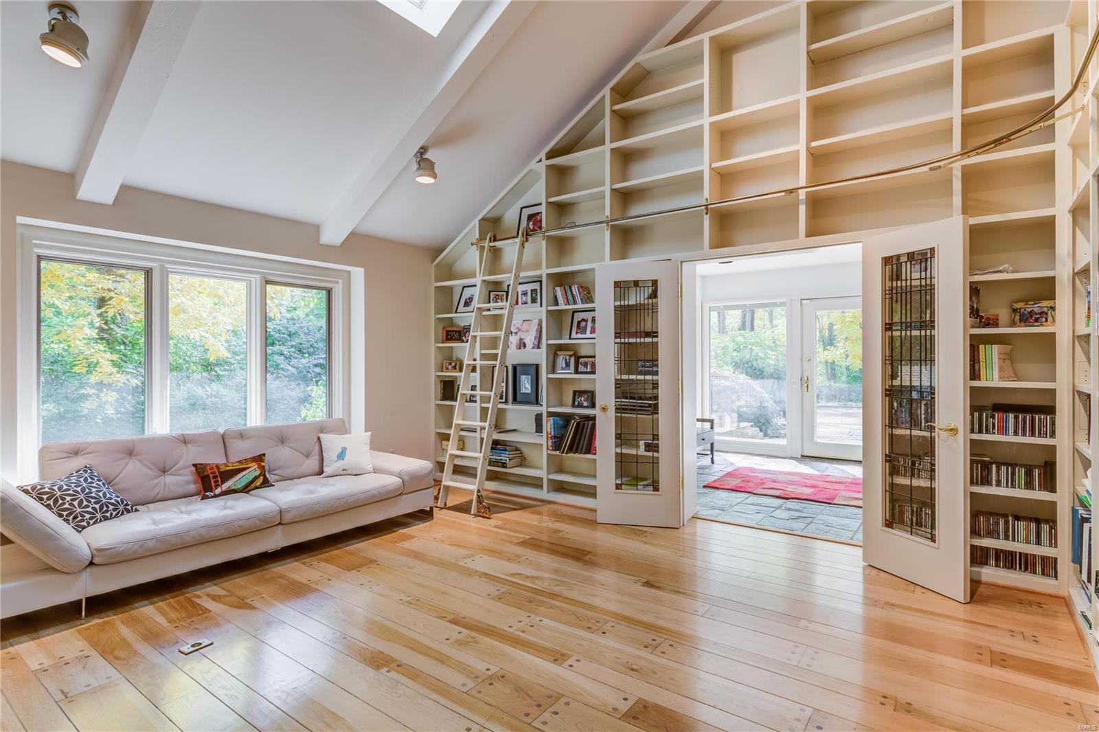 Von Schrader Estate - Residential